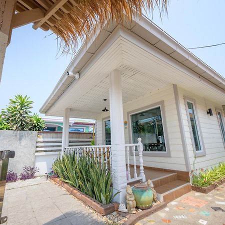 Halo Sea Koh Larn Hotel Pattaya Exterior foto